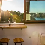 Bay View Apartment