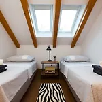Bay View Apartment