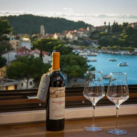 Bay View Apartment *